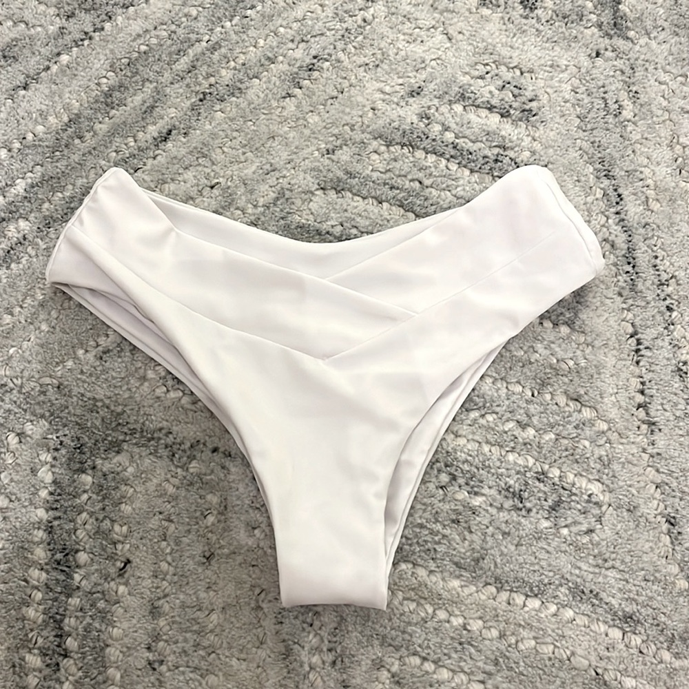 Brand new, white bikini bottoms